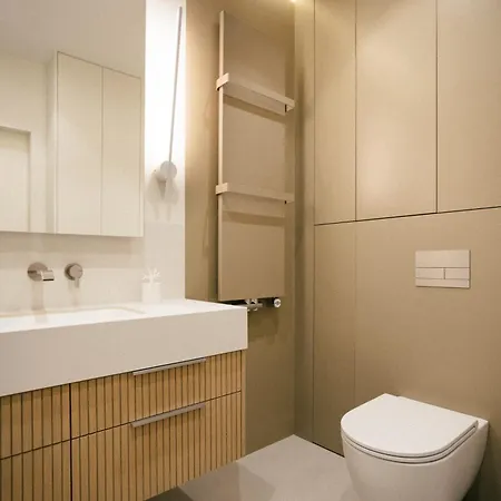 Victus Apartamenty, Azyl *